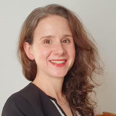 Flora Sicard, Juriste-fiscaliste, docteure en droit et chargée d’enseignements