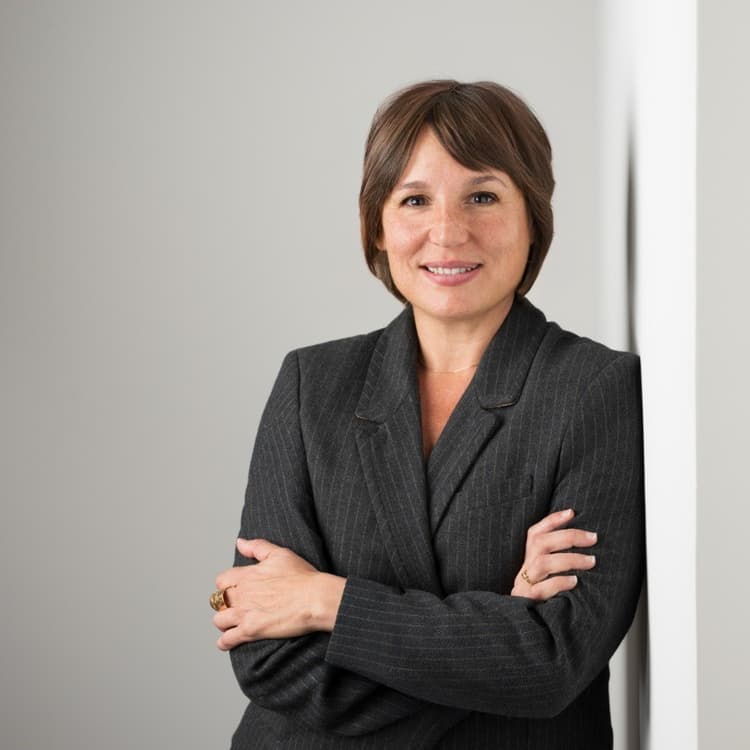 Emilie Sagarzazu, Avocat