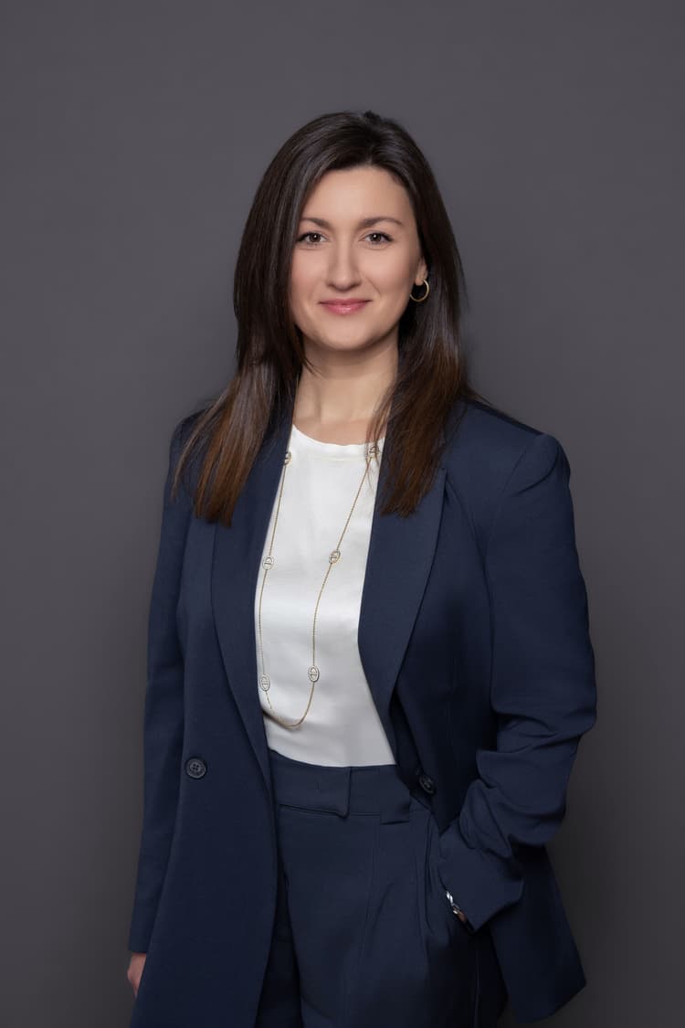 Dimana Todorova, Avocat associé