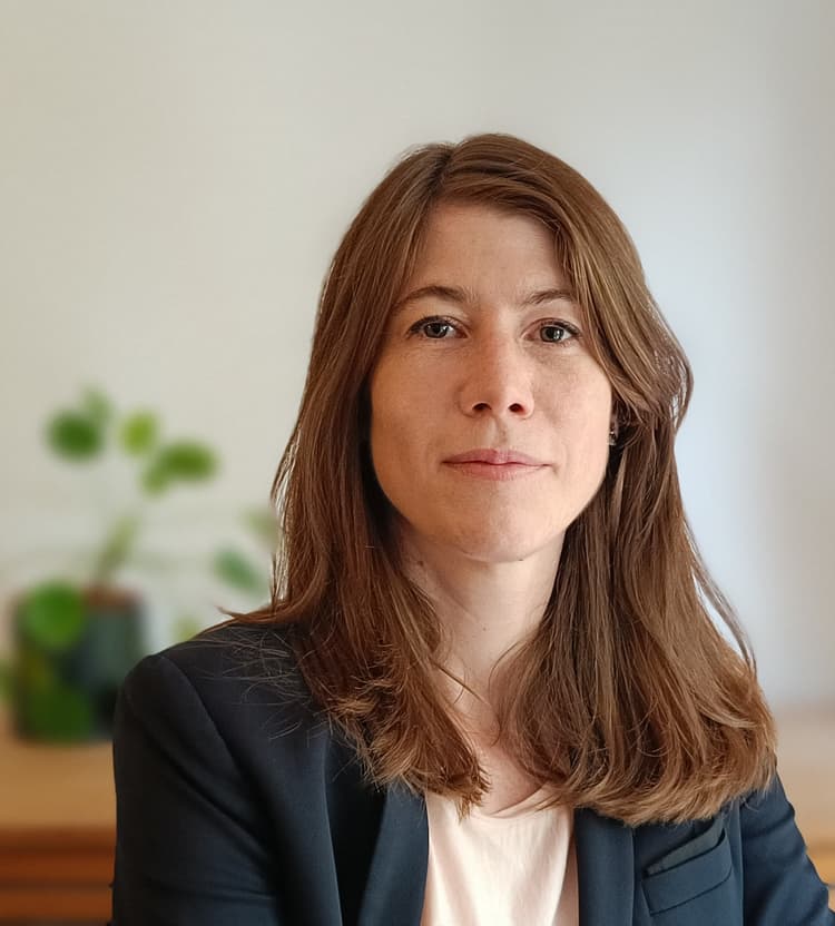 Maïté Tsikis, Maïté Tsikis,